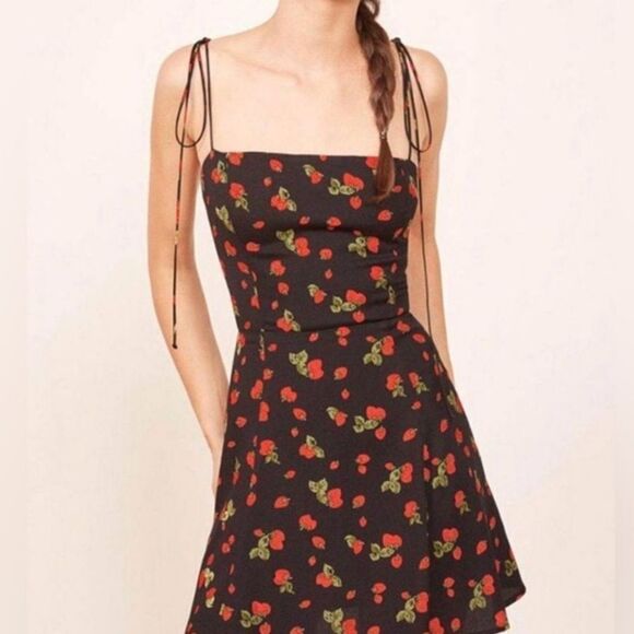 Strawberry Presley Dress | Reformation 8 - Picture 5 of 8